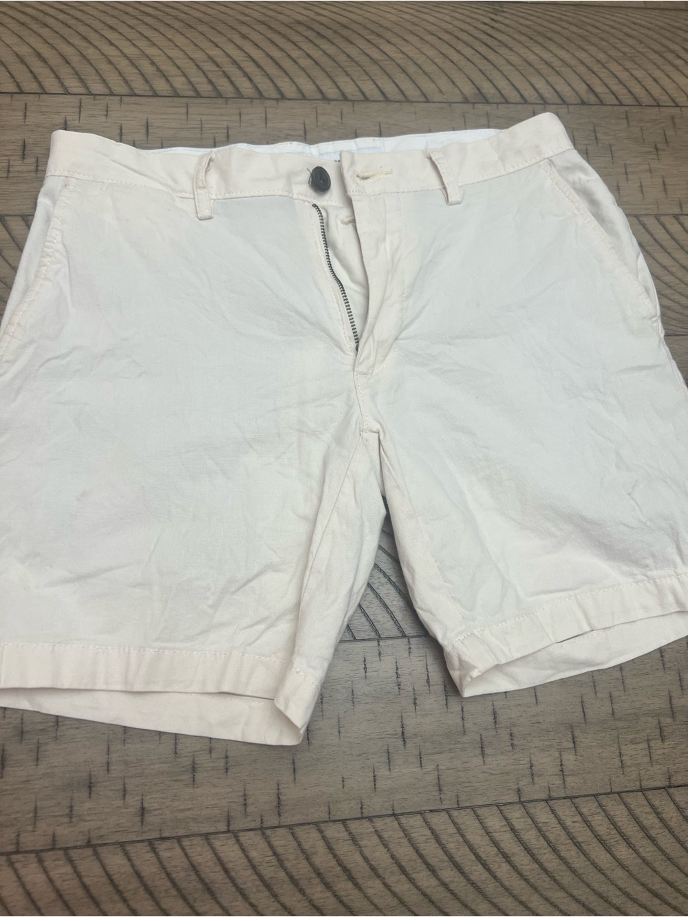 Amazon Essentials Men's Flat-Front Shorts in Cream